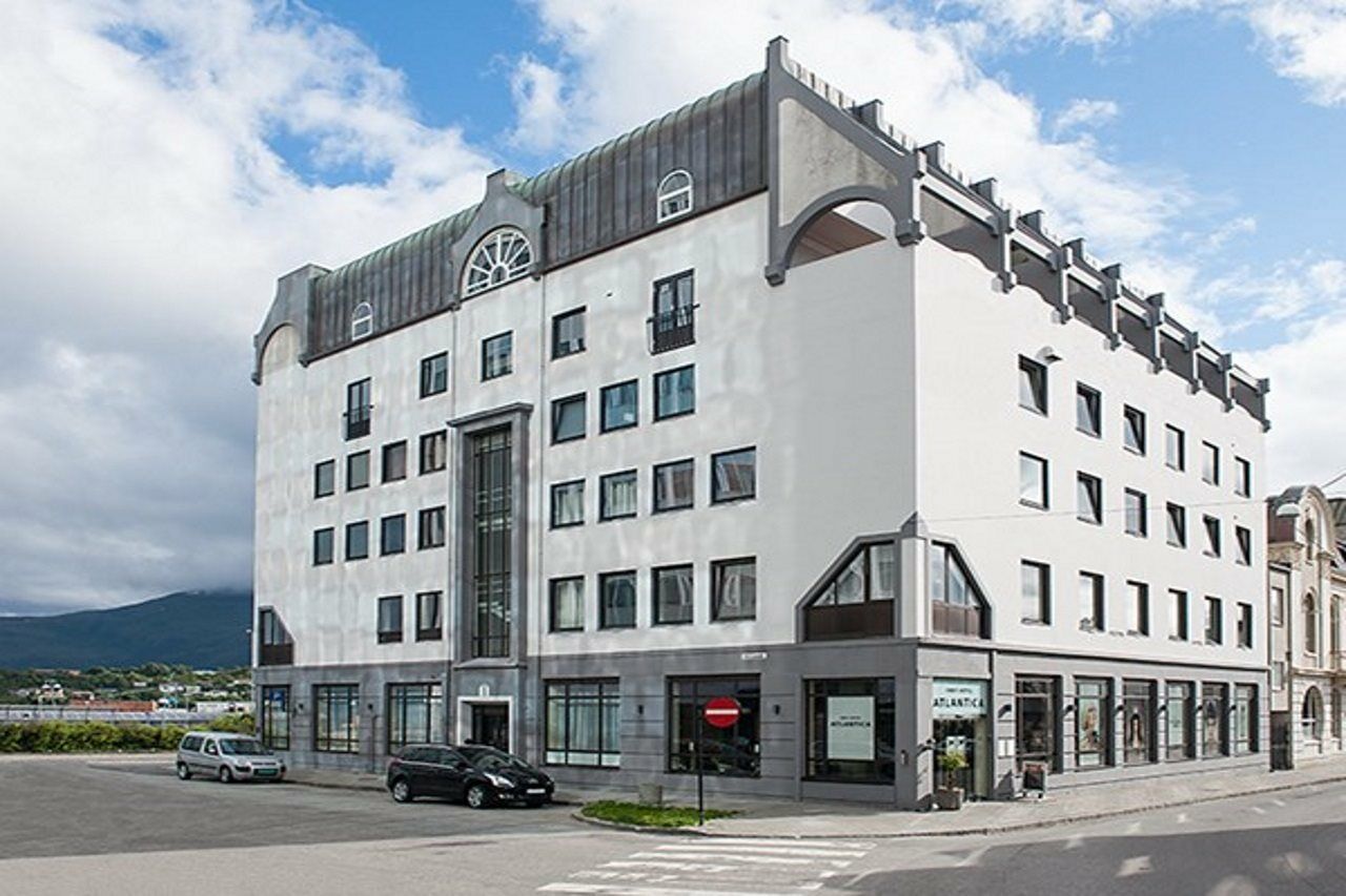 Four Monkeys Ålesund Exterior foto
